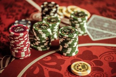 ionclub live casino dealer table with multiple players